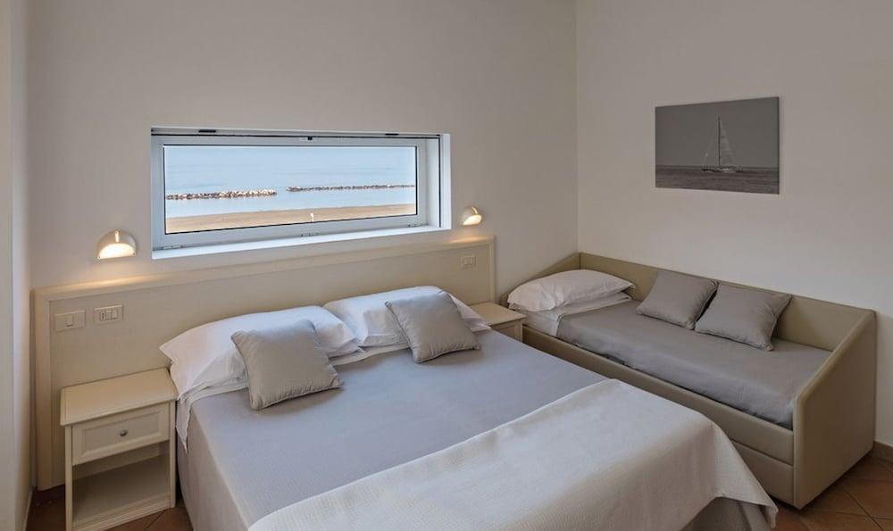 Trevi Family Resort Cattolica Extérieur photo