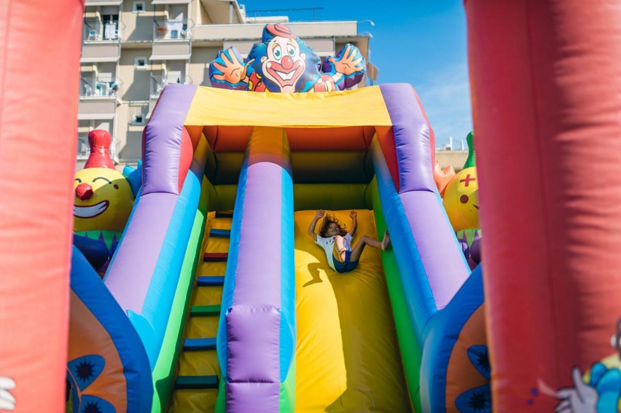Trevi Family Resort Cattolica Extérieur photo