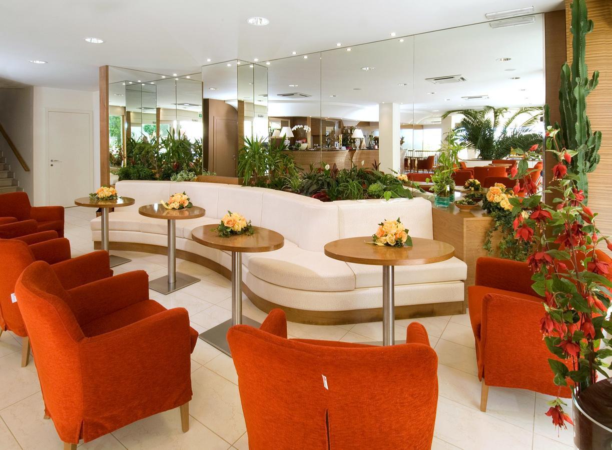Trevi Family Resort Cattolica Extérieur photo